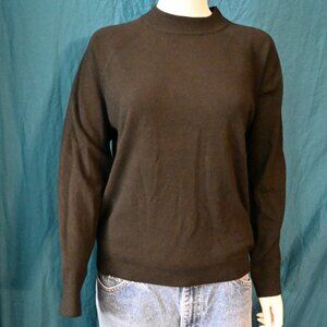 White Stage Long Sleeve Knit Blouse